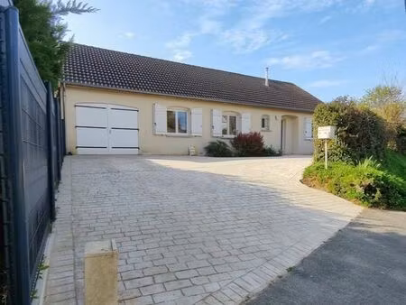 maison plein pied au theil  710m2 de terrain