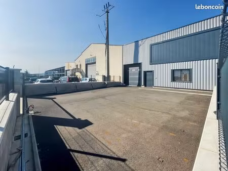 local 320 m² mornant