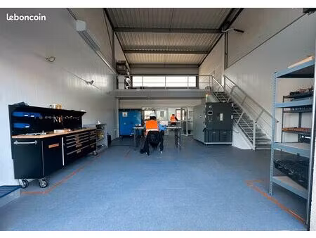 local d'activité 90m2 buchelay