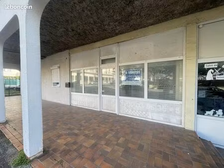 murs commerciaux 82 m² issou