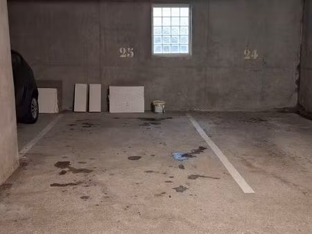 place de parking souterrain