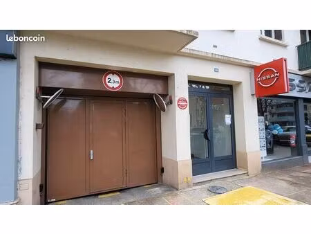 parking 12m² viroflay