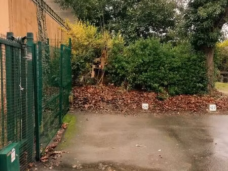 location parking exterieur – montreuil quartier beaumonts