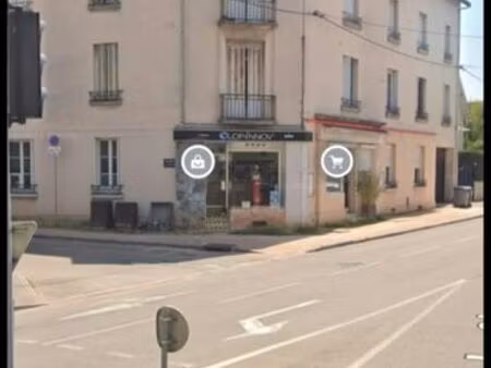 local commercial en angle emplacement n⁰1 sur boulevard très fréquenté