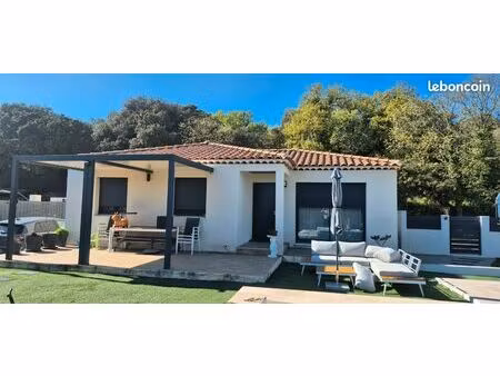 maison de plain-pied avec piscine