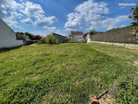terrain 520 m² guérard