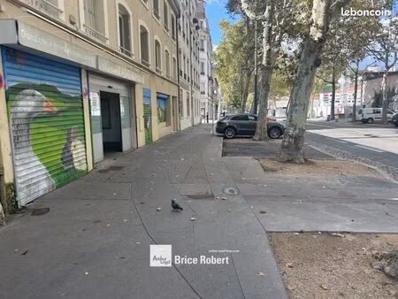 local bureaux 550 m²