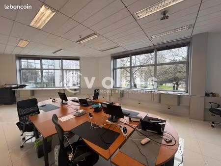 bureaux 122 m²