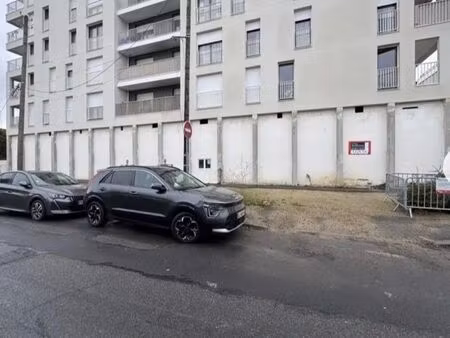 local commercial neuf à louer -extraction