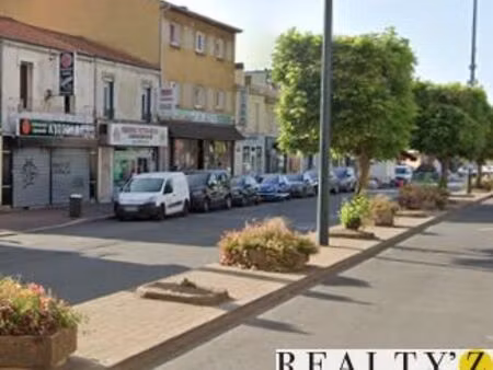 local commercial 82 m²