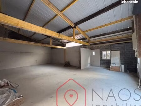 batiment 1 pièce 100 m²