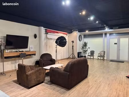 local commercial romainville hyper centre / métro ligne 11