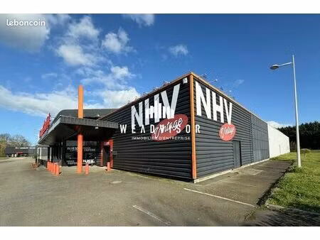 local commercial 600 m² saint-saturnin