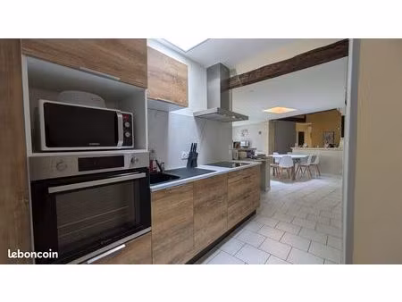 maison meublée 109 m² – 3 chambres – quartier calme – chef-boutonne