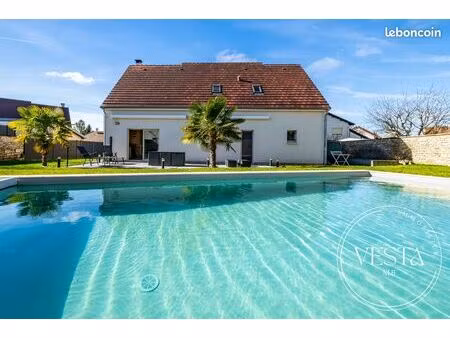 propriété 7 pièces 181 m²