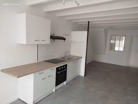 petite maison de ville mauzé