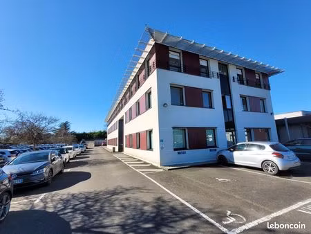 locaux 4 pieces a louer