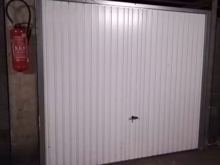 parking/box 12 m2 ivry sur seine