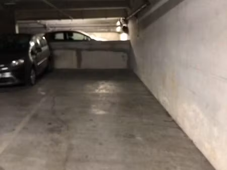 parking 2 places mairie de stains