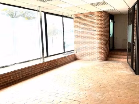 local commercial 120m² en centre-ville avec vitrines
