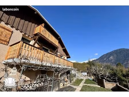 propriété 6 pièces 150 m²