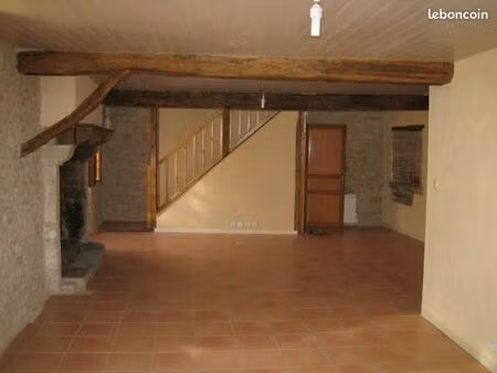 location annuelle f4 dans village bruniquel