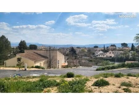 terrain 235 m² pertuis