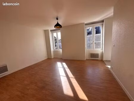 a louer appartement 56m² - t3 avec parking – centre de dinan