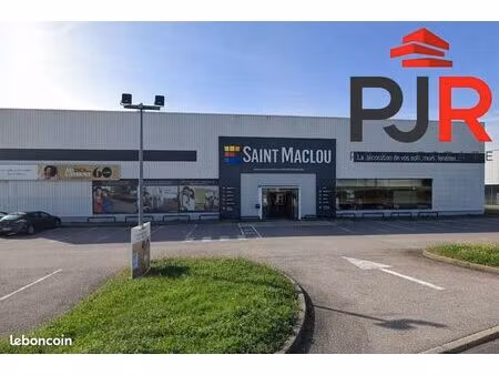 local commercial 791 m² épinal