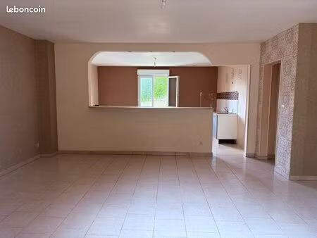 à louer – maison individuelle de plain-pied 131 m² – saint gervais en belin