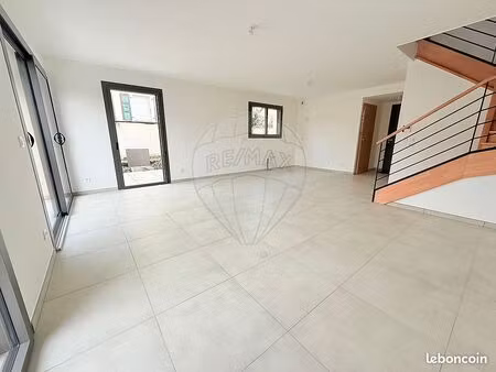 villa 4 pièces 103 m²