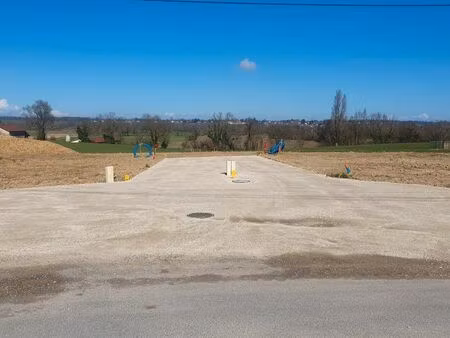 terrain constructible viabilisé 930m2