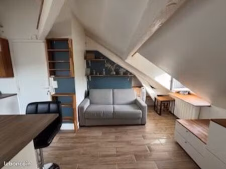 charmant studio meublée sous poutres apparentes à meudon centre