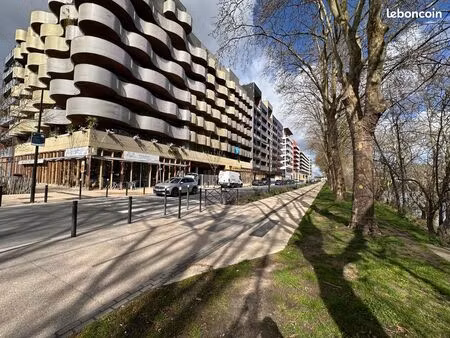 ?️ restaurant 120 places + terrasse – face village olympique – emplacement rare