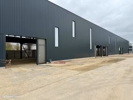 local d'activite 528 m² stains