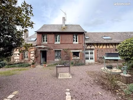longère normande sur 1561m² de terrain avec dépendances