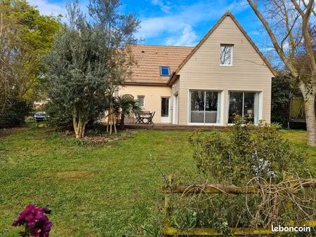 maison familiale 180 m² avec terrain de 1800 m² – proche toutes commodités