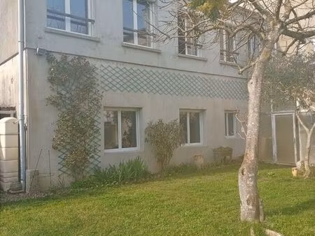 maison avec jardin et garages