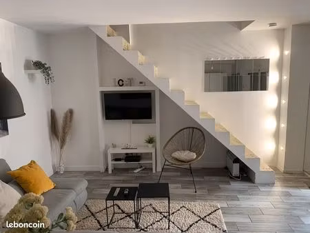 maison de ville entre disney et les champs elysees