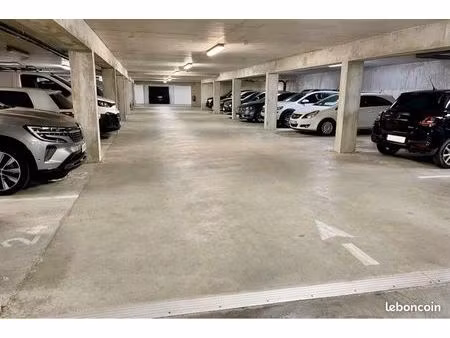 place de parking sécurisé