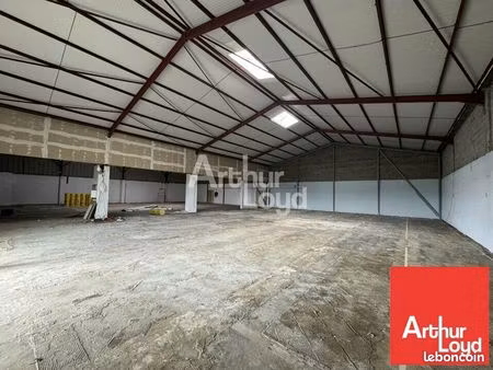 local commercial 750 m² chauray