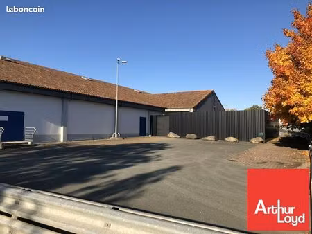local d'activite 1143 m² moncoutant