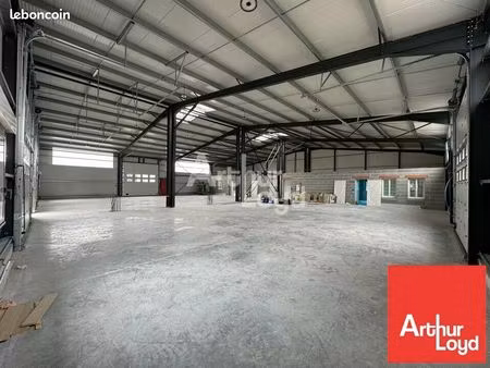 local d'activite 904 m² pompaire