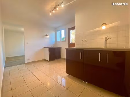 maison 2p & grande terrasse + possibilité parking