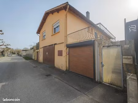 immeuble 3 pièces 130 m²