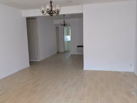 grand f3 plein centre ville montivilliers