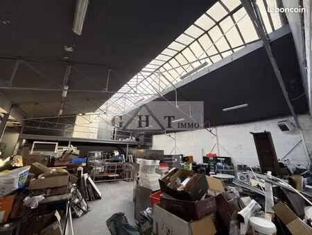 local industriel 1 003 m²