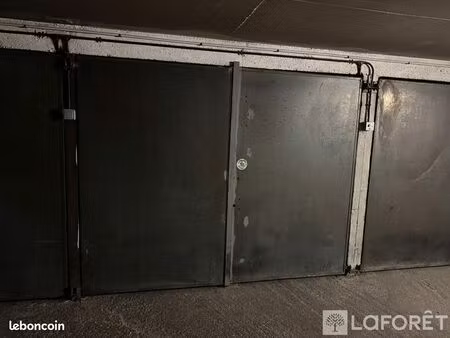 parking/box 1 pièce 12 m²