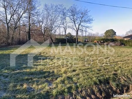 terrain 545 m² montans