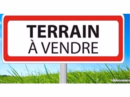 terrain constructible avec garage 45m2 et dépendances
